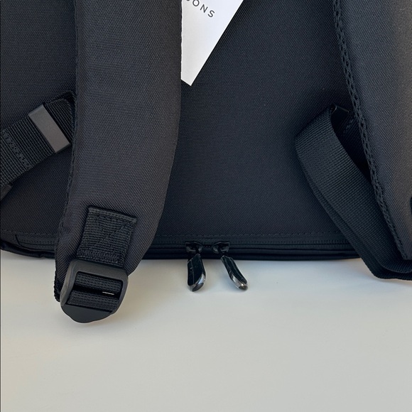 Lo & Sons Hanover 2 Backpack - Picture 10 of 12